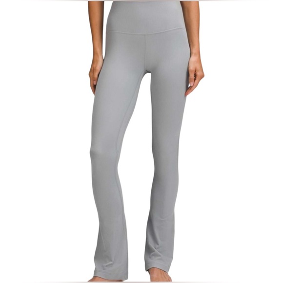 NWT Lululemon ribbed flared leggings Size 0 - Picture 3 of 5